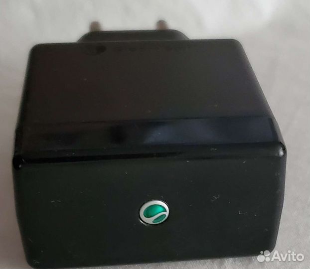Сетевое зарядное устройство зарядник sony ericsson