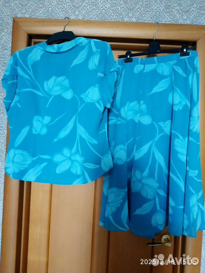 Костюм женский- 54размер