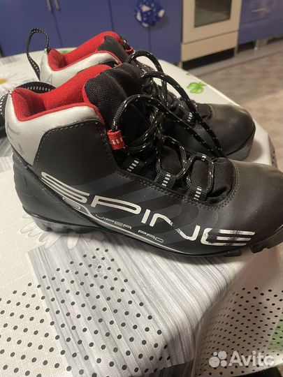 Лыжные ботинки