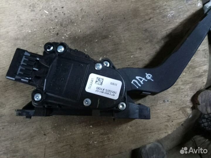 Педаль газа Ниссан Патфайндер