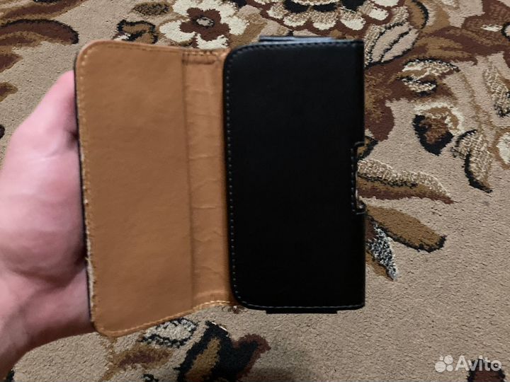 Продам чехол на SE