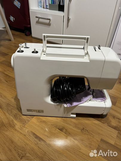 Швейная машина Janome