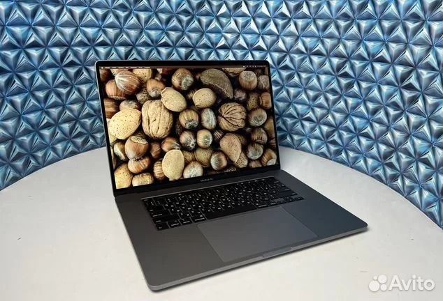 MacBook Pro 16 32 gb/1 tb. Новый