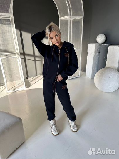 Спортивный костюм женский