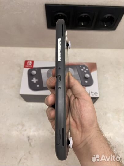 Б/у прошитая Nintendo Switch Lite Gray