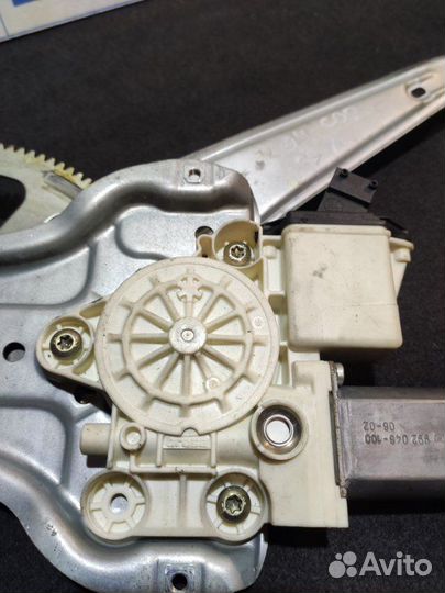 Стеклоподъемник задний левый Toyota Corolla 120