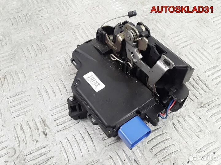 Замок двери передней левой VW Touareg 3D1837015