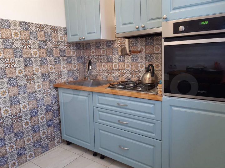 4-к. квартира, 80 м², 1/4 эт.