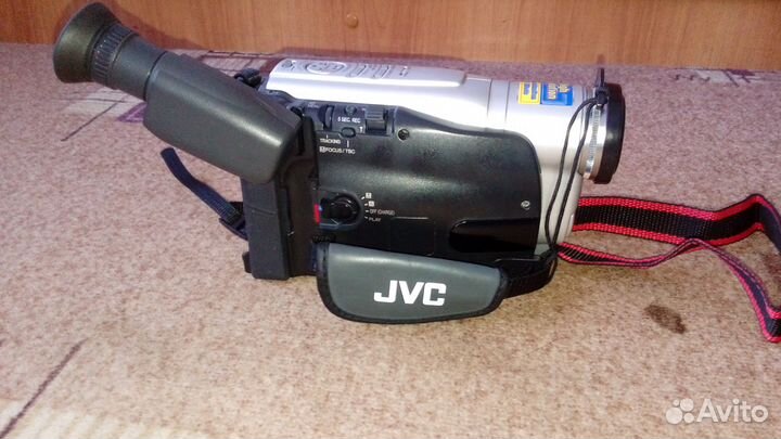 Продается кассетная видеокамера JVC