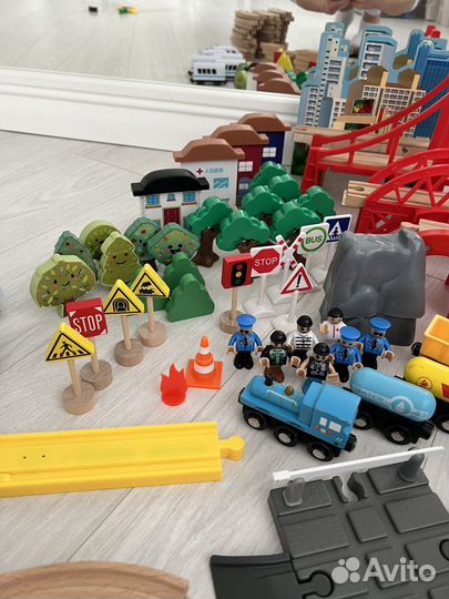 Цена за все. Детская деревянная железная дорога