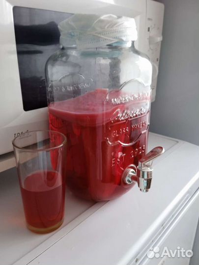 Лимонадница банка с краном