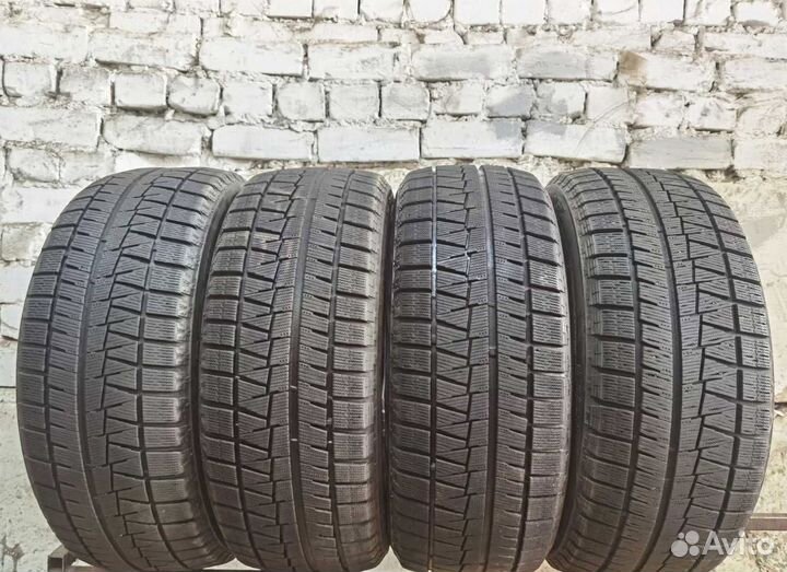 Bridgestone Blizzak Revo GZ 215/50 R17 98T