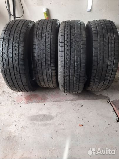 Goform W705 215/60 R17