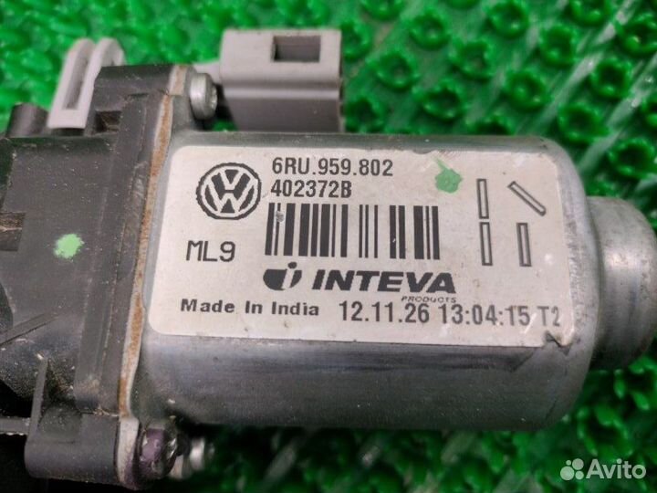 Стеклоподъемник передний правый Volkswagen Polo