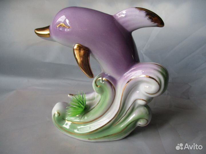 Фарфоровая статуэтка 