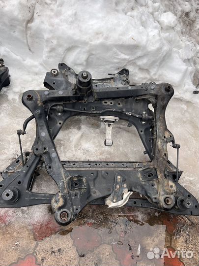 Передний подрамник Ниссан Х-Треил т32