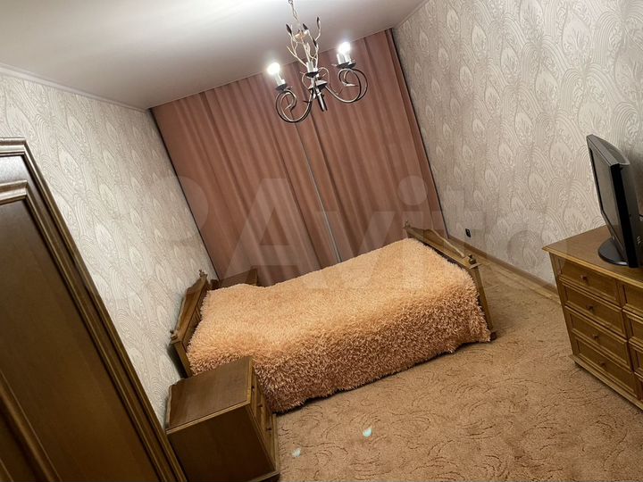 2-к. квартира, 83 м², 1/5 эт.