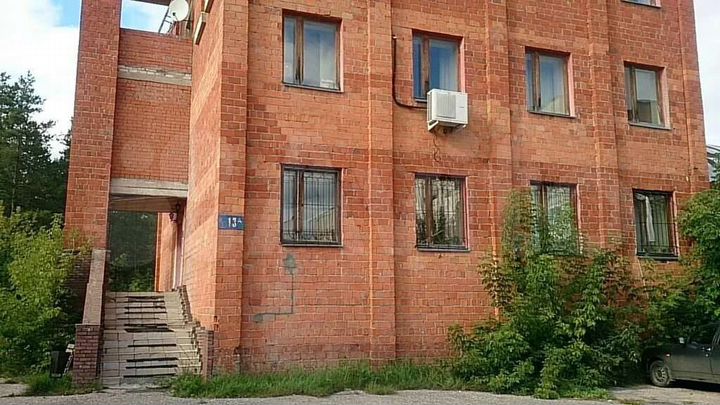Здание, 1058.4 м²