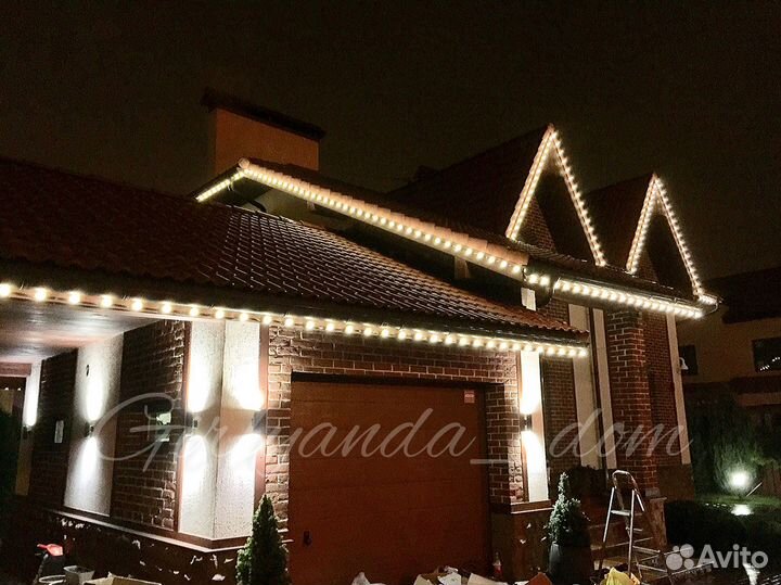 Новогоднее световое оформление домов и офисов