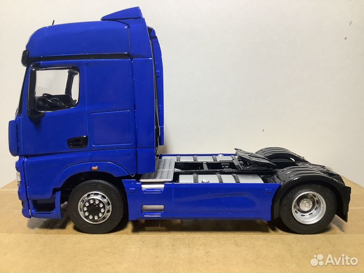 Модель автомобиля KAMAZ-54901 1:43 аист