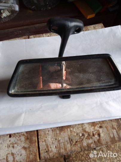 Зеркало заднего вида