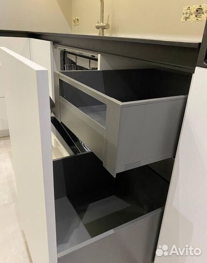 Красивый кухонный гарнитур