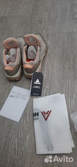 Кроссовки женские Humtto 37 размер