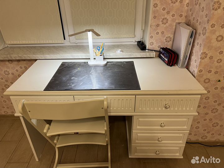 Детский письменный стол Б/У