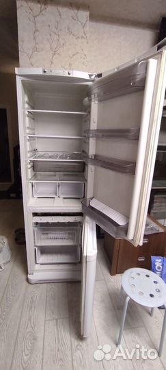 Холодильник Ariston MB 2185 NF бу