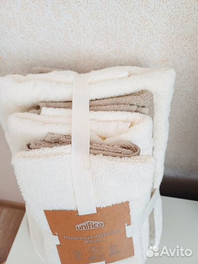 Набор махровых полотенец, новый