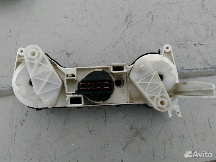 Блок управления печкой Mitsubishi Galant 1993-1997