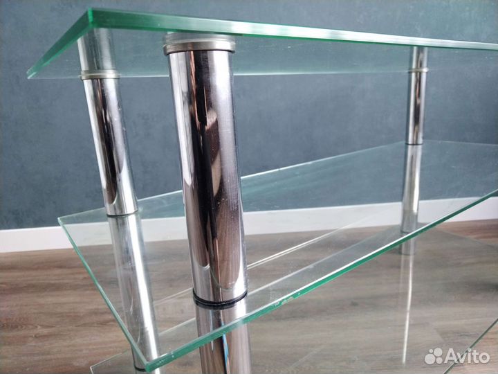 Стеклянная тумба под тв