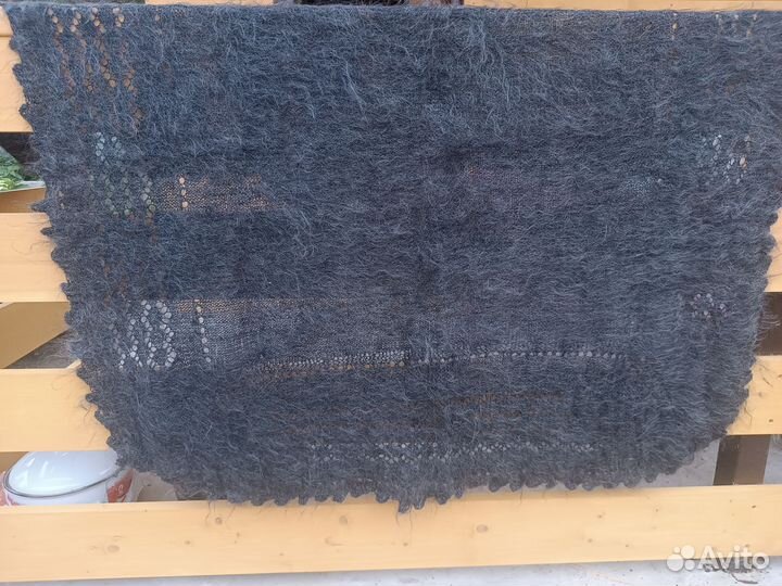 Паутинка пуховая ручной работы