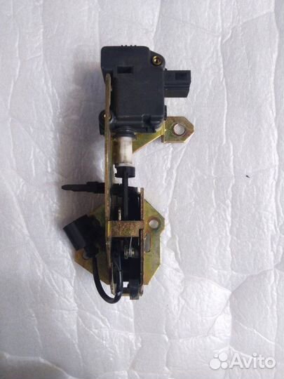 Замок багажника Porsche Cayenne 4.5 V8 2002-2010