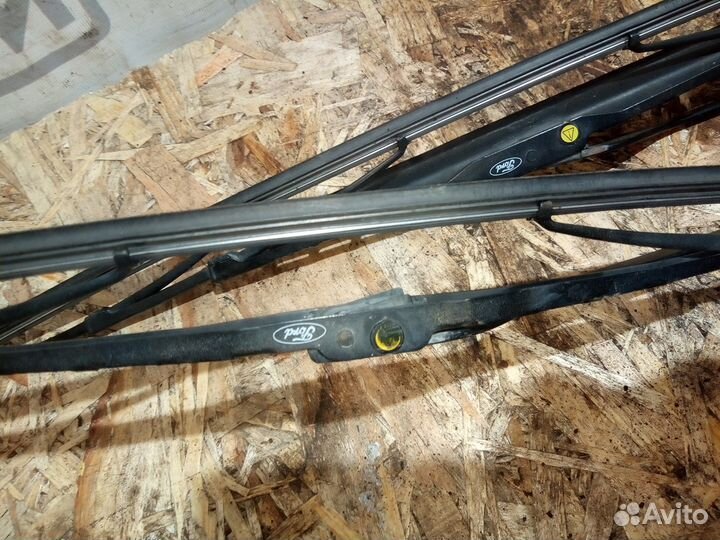 Поводок стеклоочистителя Ford Fusion 2007