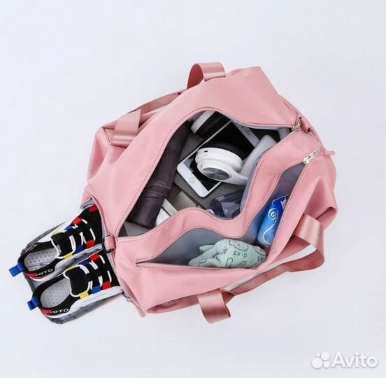 2 сумки женских вещей для нуждающихся