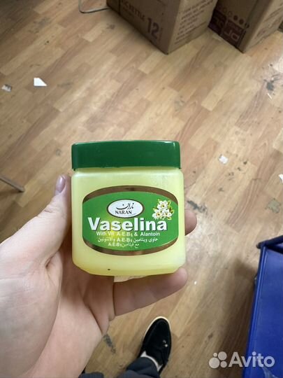 Вазелин для губ лица и тела Vaseline увлажняющий