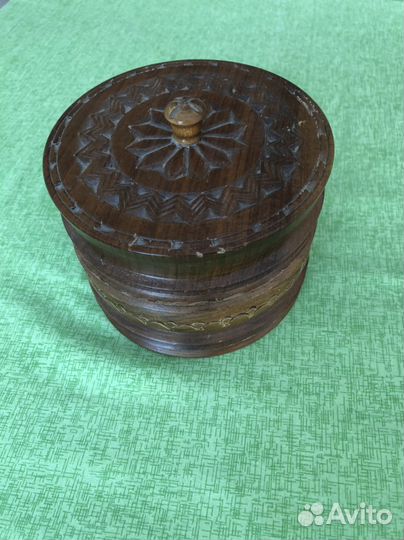 Деревянная шкатулка для сигарет. Болгария