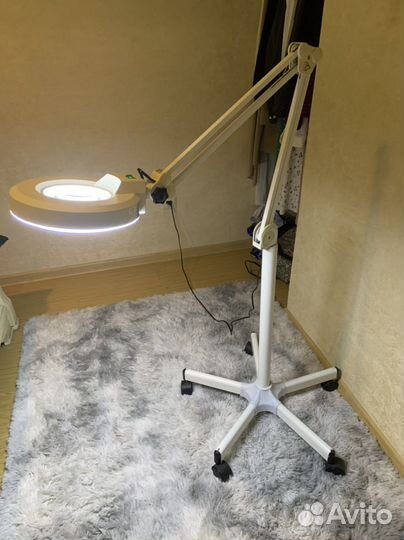 Лампа лупа напольная