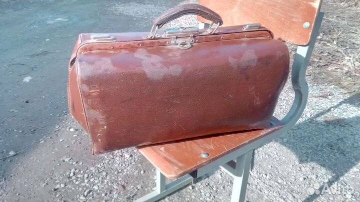 Саквояж. Настоящий, старинный. Замки работают
