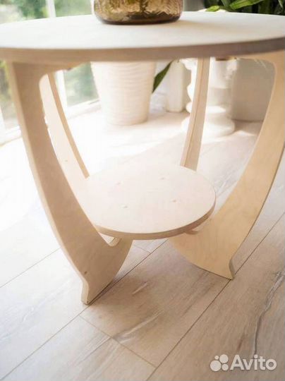 Деревянный столик