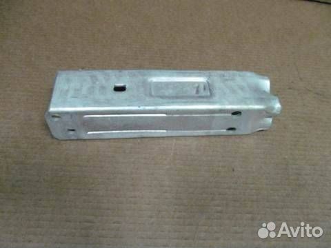 Кронштейн переднего бампера Audi A6