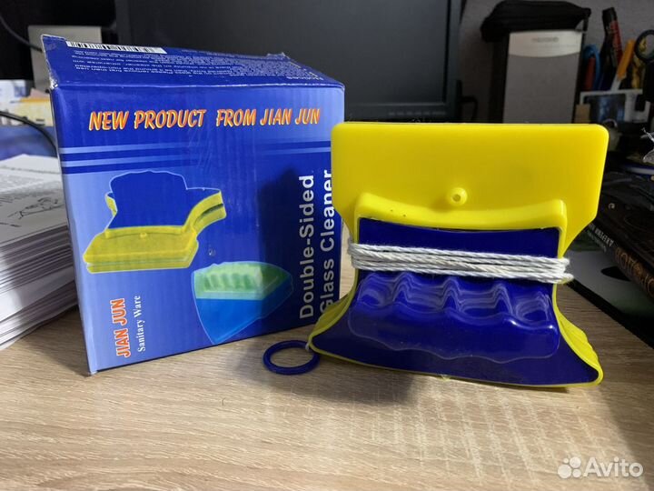 Щетка для мытья окон на магните