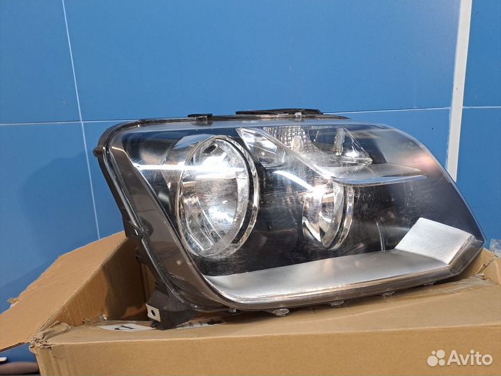 Фара правая Volkswagen Amarok 2010