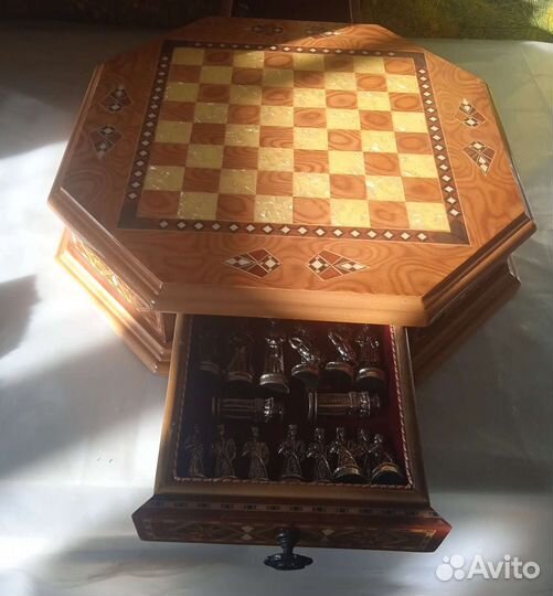 Алко шахматы и helena wood art
