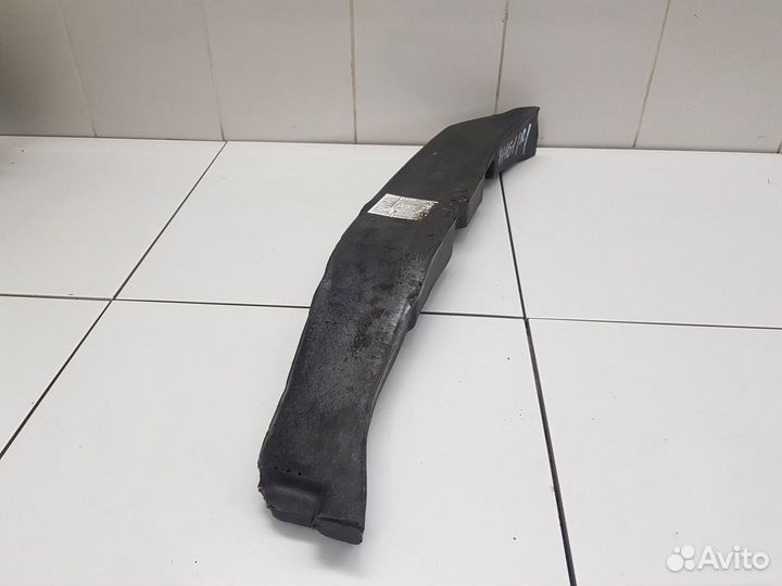 Уплотнитель переднего правого крыла