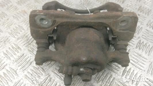 Суппорт тормозной передний правый toyota auris E15