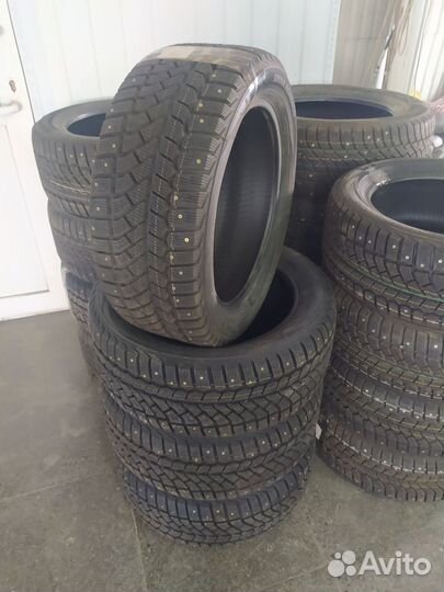 Viatti Brina Nordico V-522 245/45 R17 95T
