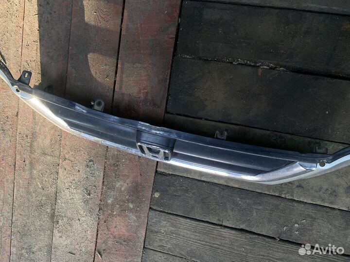 Решётка радиатора honda cr-v