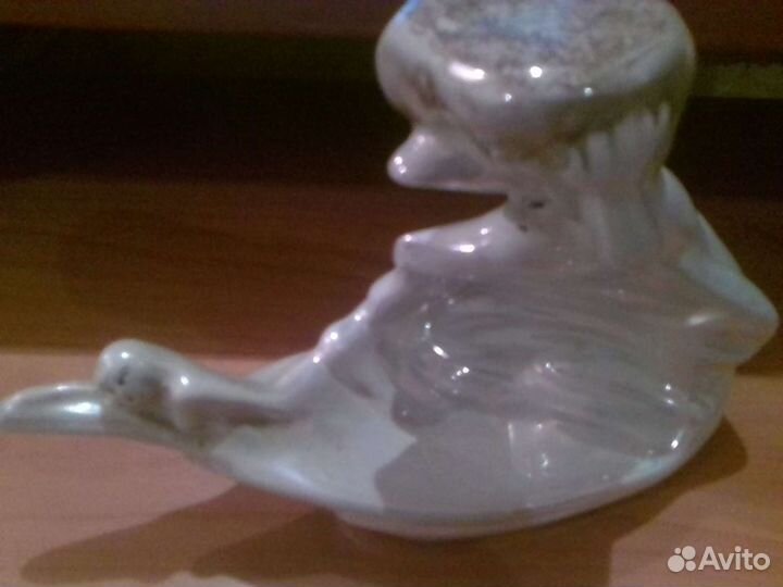 Фарфоровая статуэтка